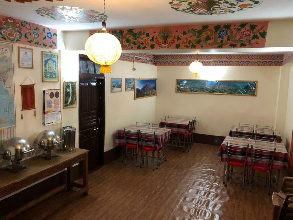 Golden Fish Hotel, Лачунг Екстериор снимка